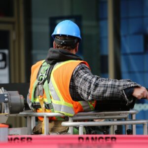Trabajador con un capacete